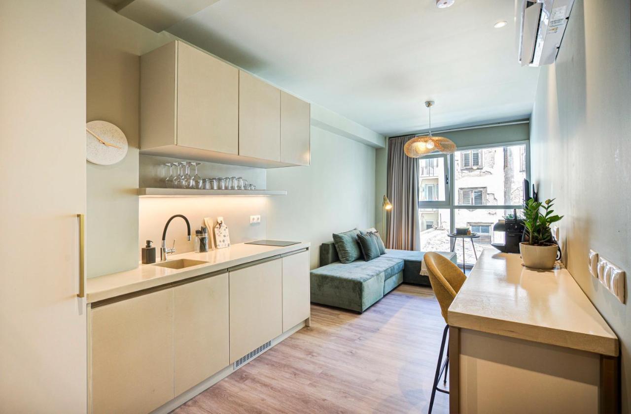 Yalarent Stunning Apartments At The Heart Of Atena Exterior foto