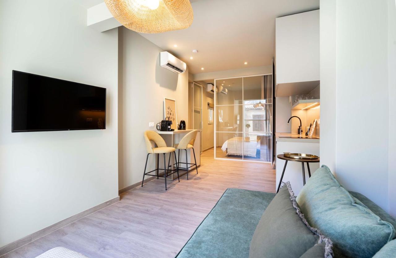 Yalarent Stunning Apartments At The Heart Of Atena Exterior foto