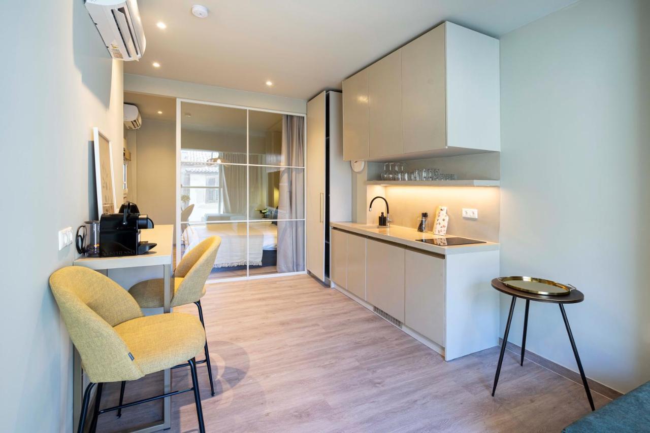 Yalarent Stunning Apartments At The Heart Of Atena Exterior foto