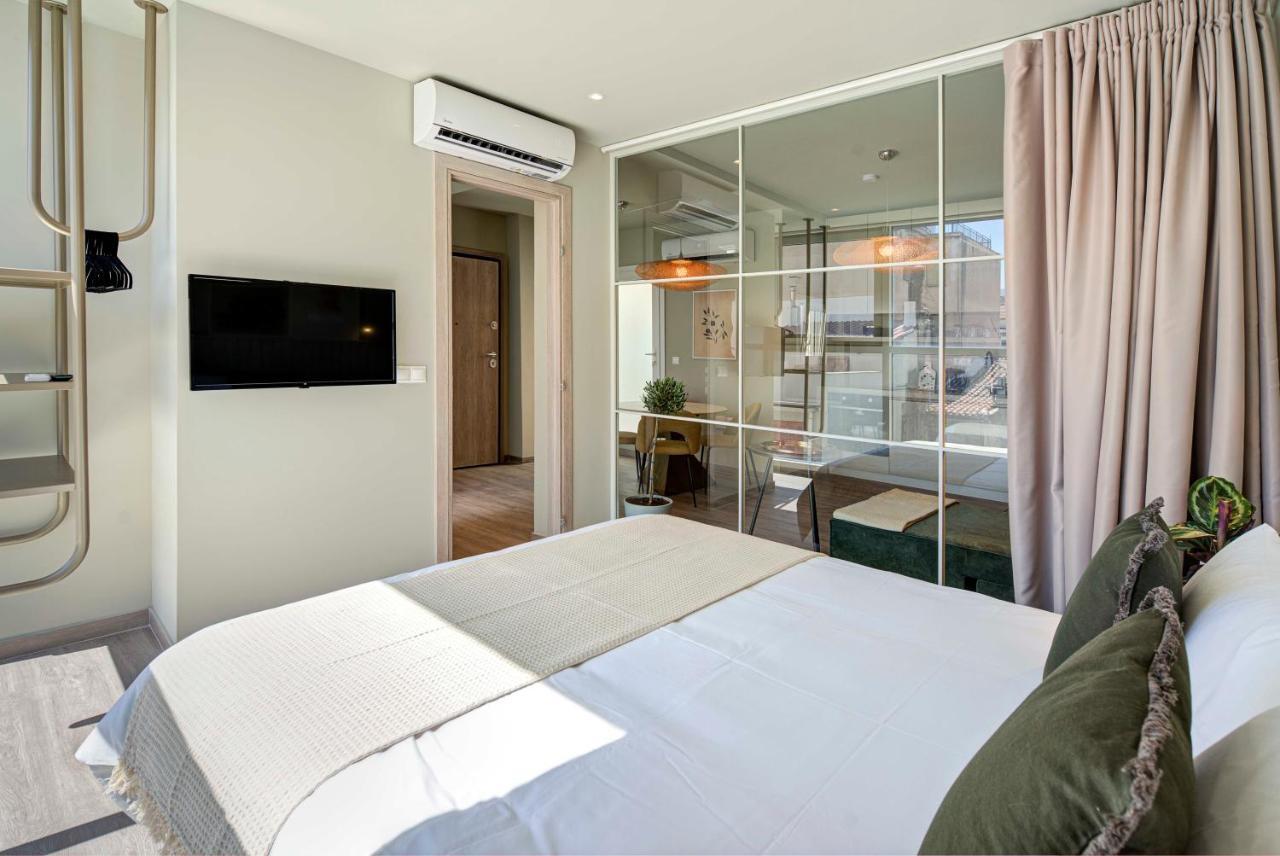 Yalarent Stunning Apartments At The Heart Of Atena Exterior foto