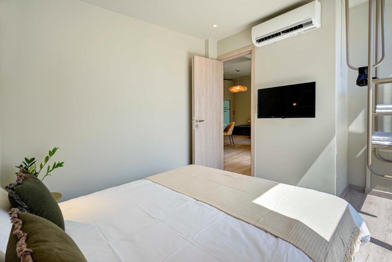 Yalarent Stunning Apartments At The Heart Of Atena Exterior foto