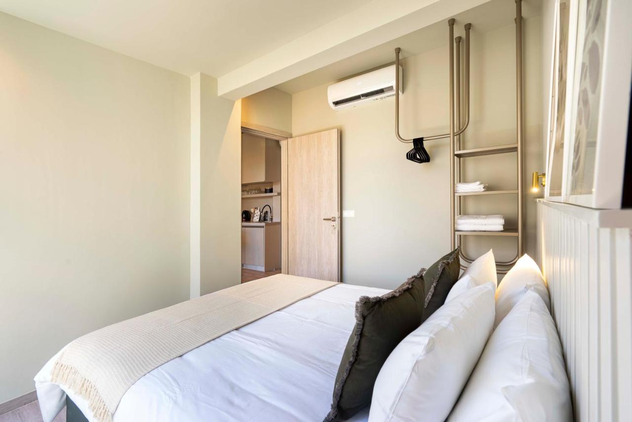 Yalarent Stunning Apartments At The Heart Of Atena Exterior foto